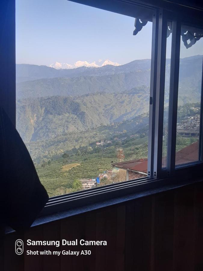 The Dew Drop * Kurseong